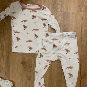 Kyte Jammie’s in play condition size 4T